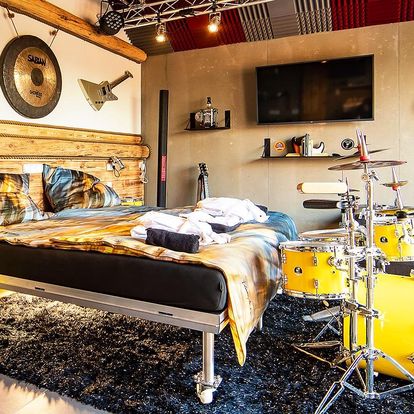 Rockerský apartmán s vlastním wellness i sadou bicích