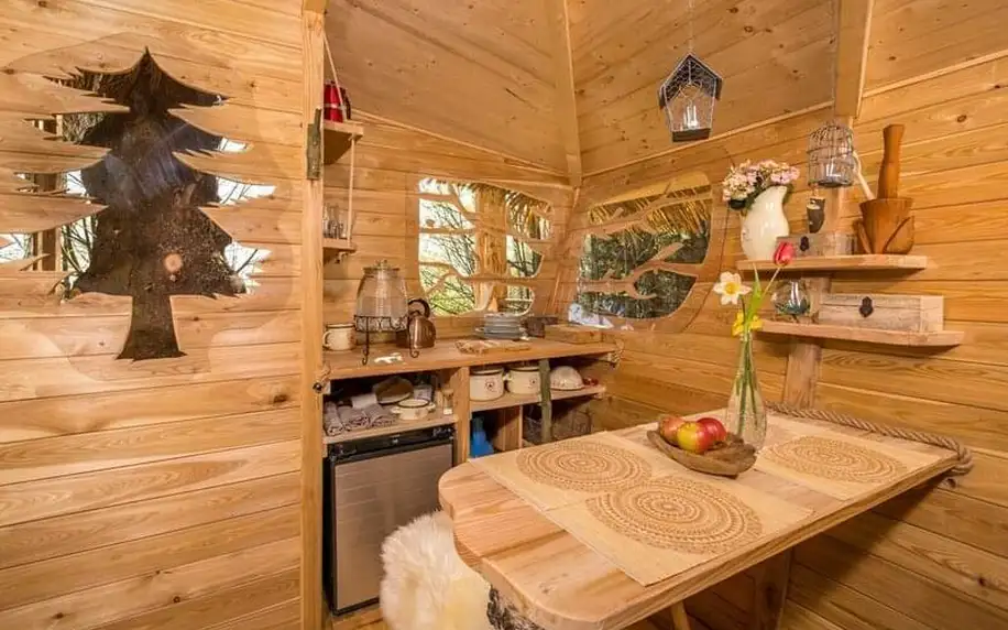 Ubytování v treehousu se saunou a výhledem na Ještěd