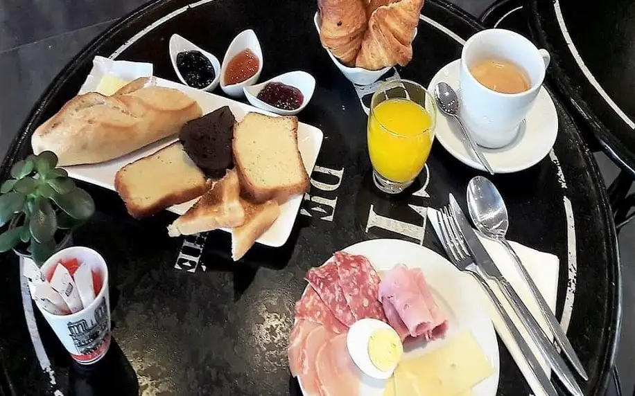 Romantický pobyt v Paříži v hotelu se 100% doporučením 4 dny / 3 noci, 2 osoby, snídaně