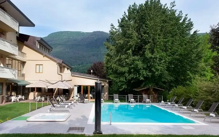 Prvotřídní wellness a relaxace nedaleko jezera Lago di Garda + polopenze 4 dny / 3 noci, 2 osoby, polopenze