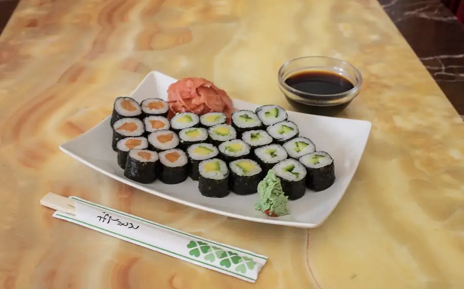 Sushi sety: 24 až 52 rolek u Veletržního paláce