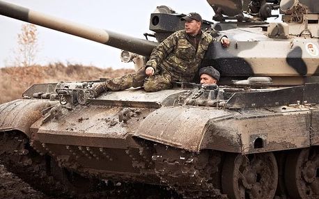 Řízení obrněného bojového tanku T-55