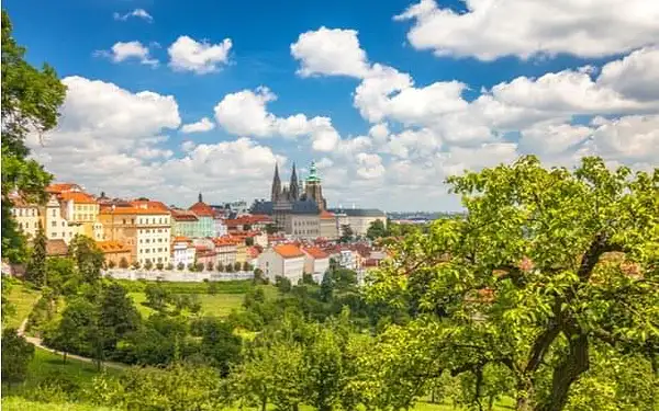 Soukromá dvouhodinová vyjížďka na e-koloběžce na Pražský hrad