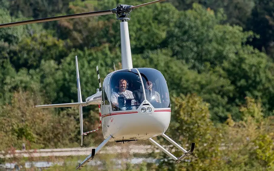 Zážitkový let vrtulníkem s pilotováním: 20 či 40 min.