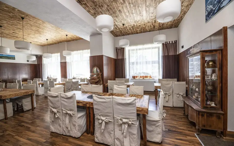 Letní Krkonoše: hotel v Rokytnici se stravou i saunou