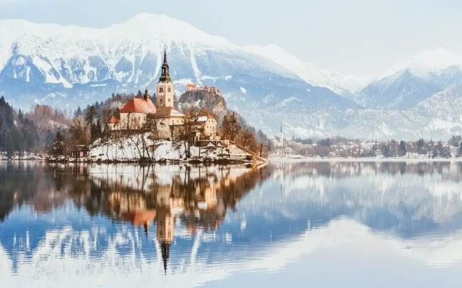 Slovinsko blízko Národního parku Triglav a jezera Bled v Hotelu Grajski dvor *** s polopenzí + vířivka