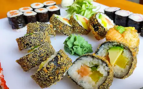 Set 28, 44 nebo 70 ks sushi s rybami i zeleninou