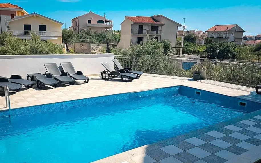 Pension Villa Jelavić s bazénem, Střední Dalmácie
