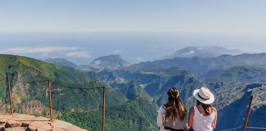 Ostrov Madeira, dívky na Pico do Arieiro