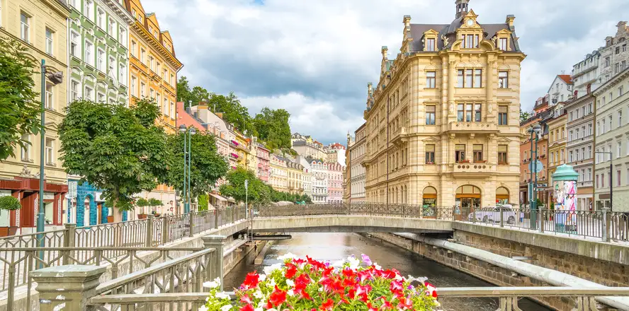 Pohled na lázeňské město Karlovy Vary