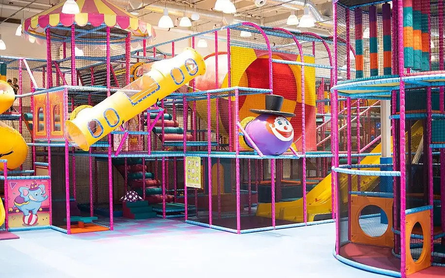Vstup do dětského Cirkus Parku o rozloze 3000 m²