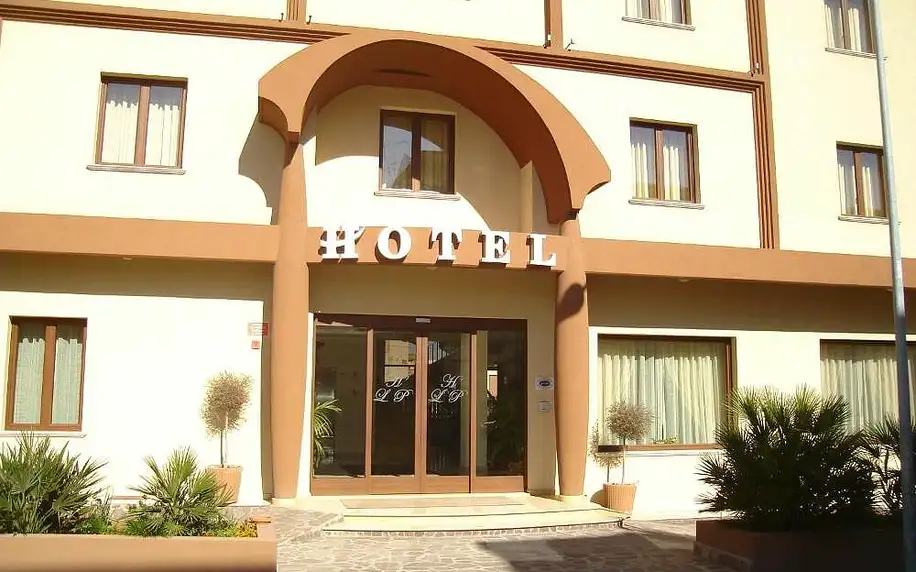 Itálie - Kalábrie: Hotel Le Palme