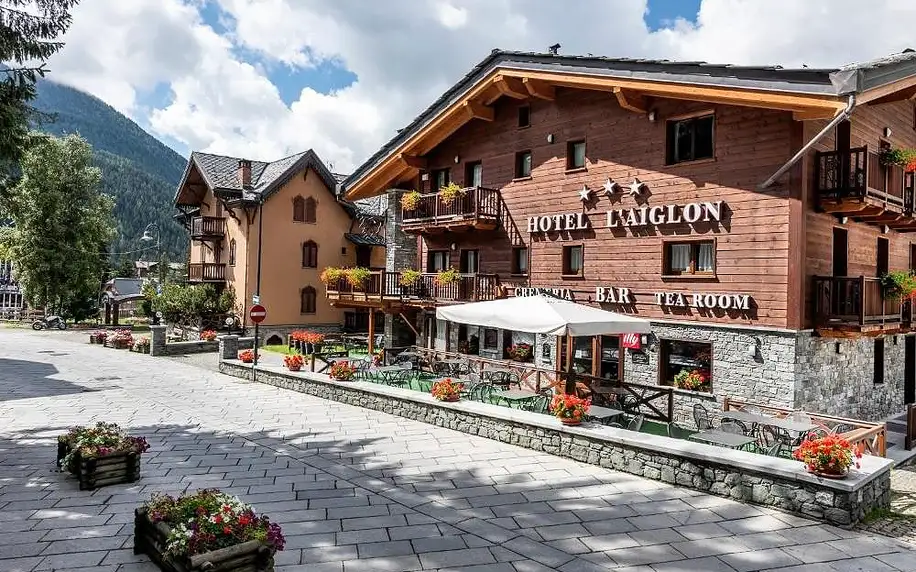 Itálie - Italské Alpy: Hotel L' Aiglon