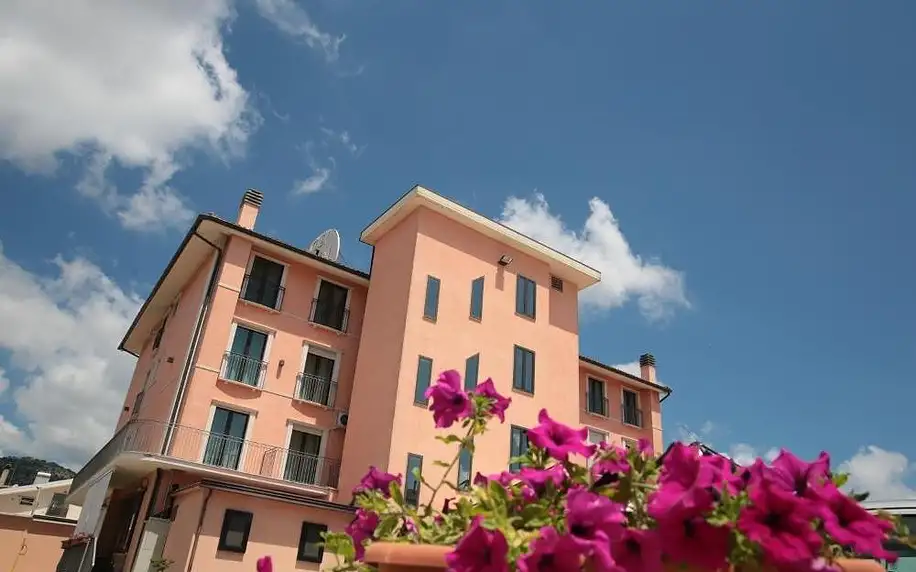 Itálie - Gargáno: Hotel Leon - Ristorante Al Cavallino Rosso