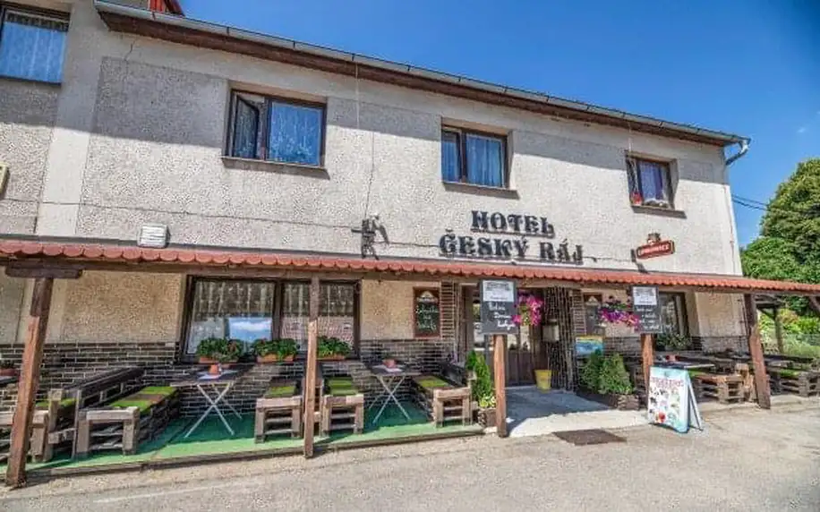 Pobyt u Jičína: Hotel Český Ráj *** s polopenzí, vířivkou a pivními lázněmi + koupel s tematickým občerstvením