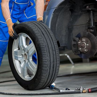 Přezutí pneumatik celého vozu či přehození disků