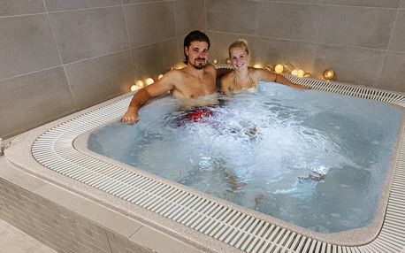 Privátní wellness až pro 10 osob: whirlpool i sauna