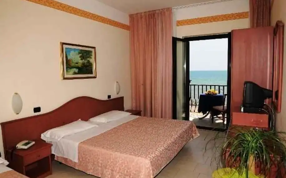 Itálie - Gargáno: Hotel Panorama Del Golfo