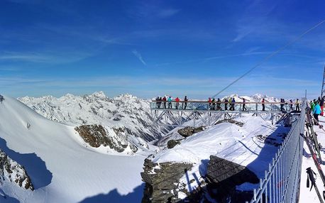 Den lyžování v Söldenu na sjezdovkách z bondovky