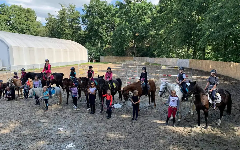Vyjížďka na koni i pro dospělé nebo workshop pro děti