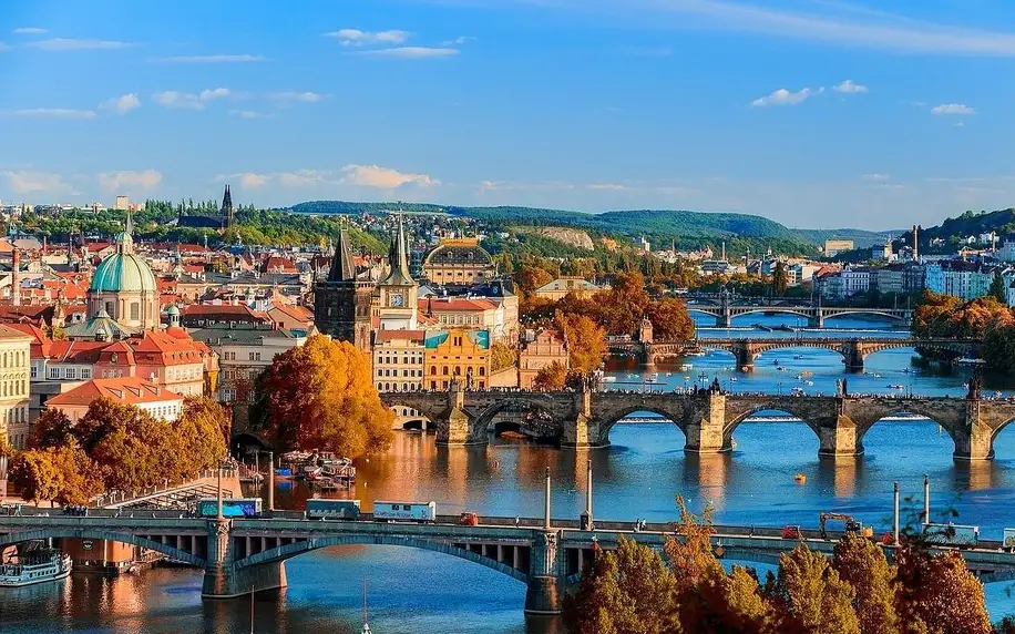 Vyhlídkový let nad historické centrum Prahy