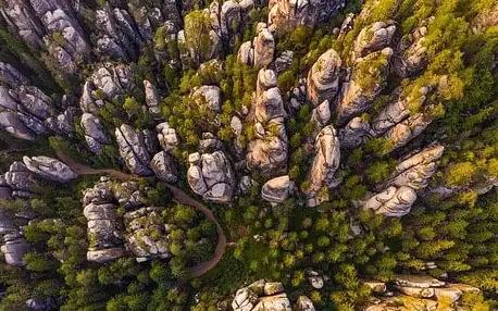 Jestřebí hory u Adršpašských a Teplických skal jen 1 km od sjezdovky v Pensionu Radvanice s polopenzí