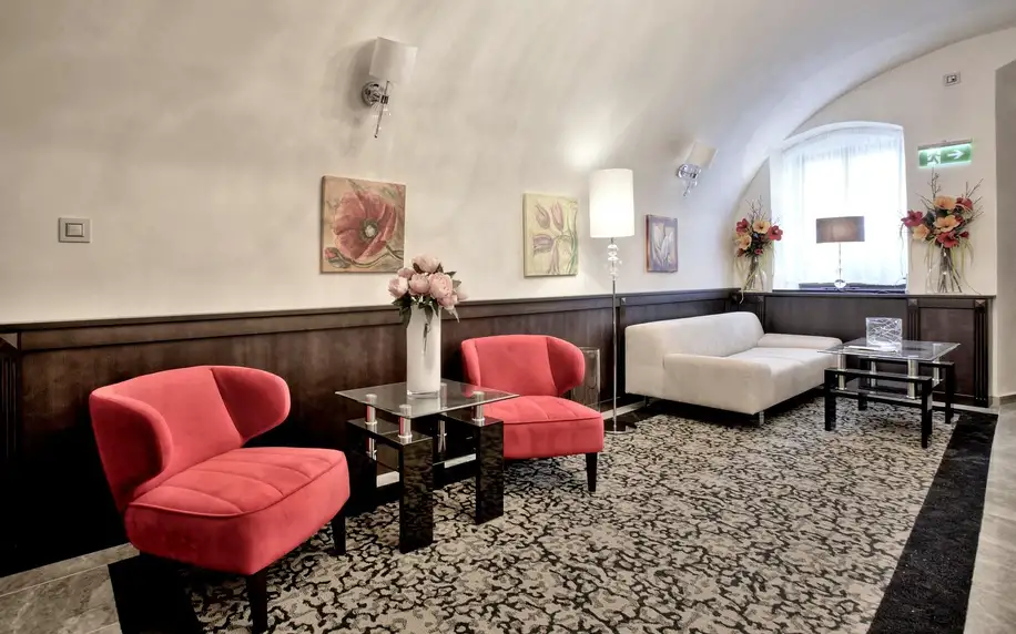 Historický hotel v Krumlově se snídaní či polopenzí