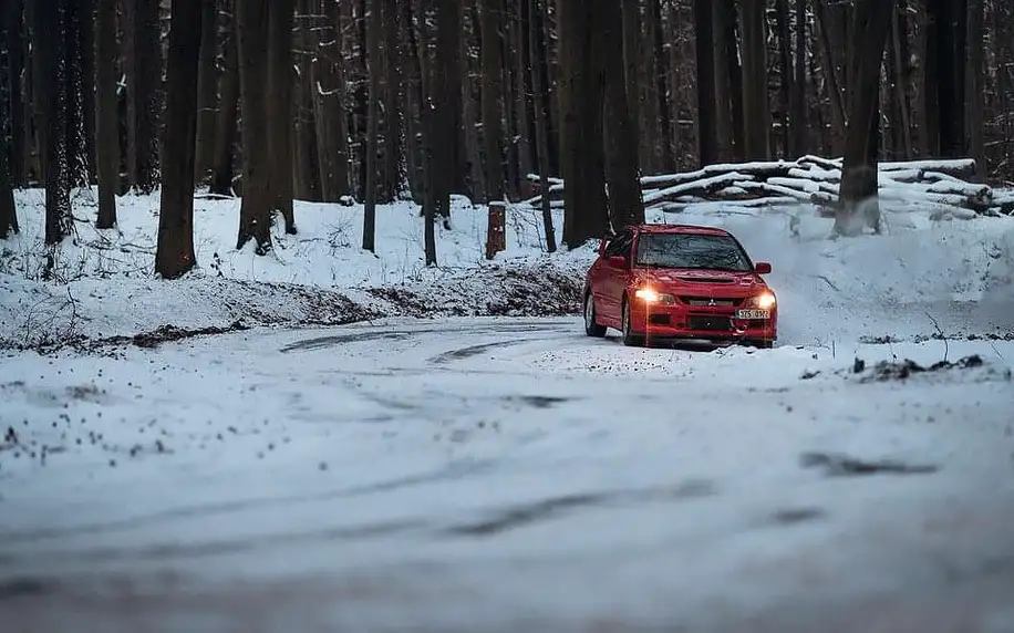 Rally jízda v Mitsubishi Lancer EVO IX Praha