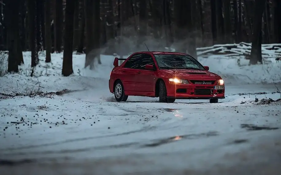 Rally jízda v Mitsubishi Lancer EVO IX Praha