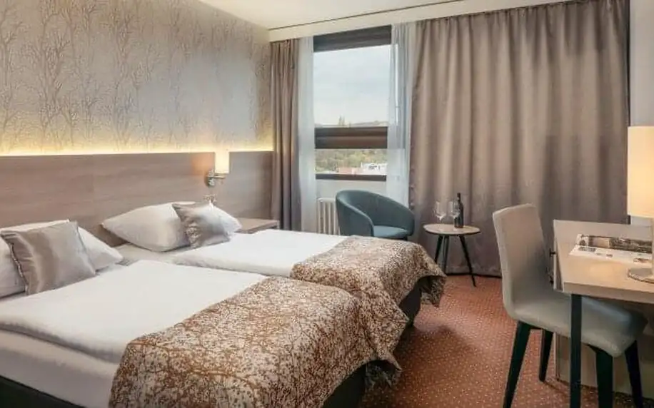 Praha: Relax či romantika v Hotelu Olšanka **** se snídaní/polopenzí a neomezeným wellness + slavnostní večeře