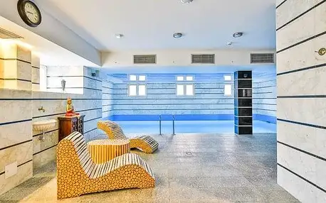 Vratislav v zámeckém Orient Palace Hotelu *** s neomezeným wellness s bazénem a saunou + polopenze
