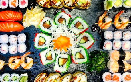 Japonské sushi: až 74 ks s okurkou, krabem i lososem