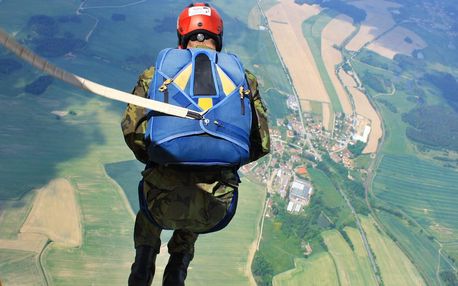 Základní parašutistický výcvik vč. seskoku z letadla