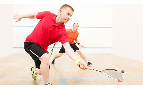 Tréninkový a herní systém iSquash na squashovém kurtu
