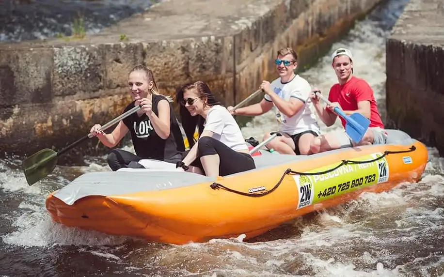 Výlet na raftu na řece Vltavě v Českém Krumlově