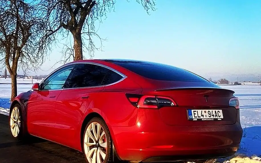 Jízda v Tesle Model 3 Performance Liberec