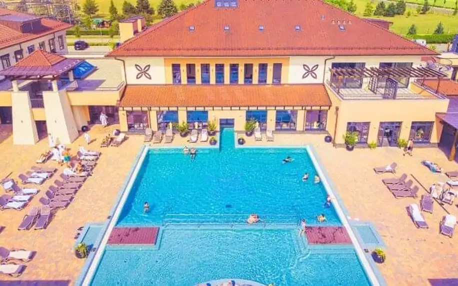 Bükfürdo: Caramell Premium Resort **** s neomezeným wellness (2 000 m²), klubem pro děti a polopenzí