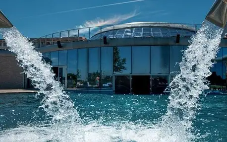 Maďarsko: MJUS Resort & Thermal Park **** s vlastními termály (1 800 m²) a saunovým světem + polopenze