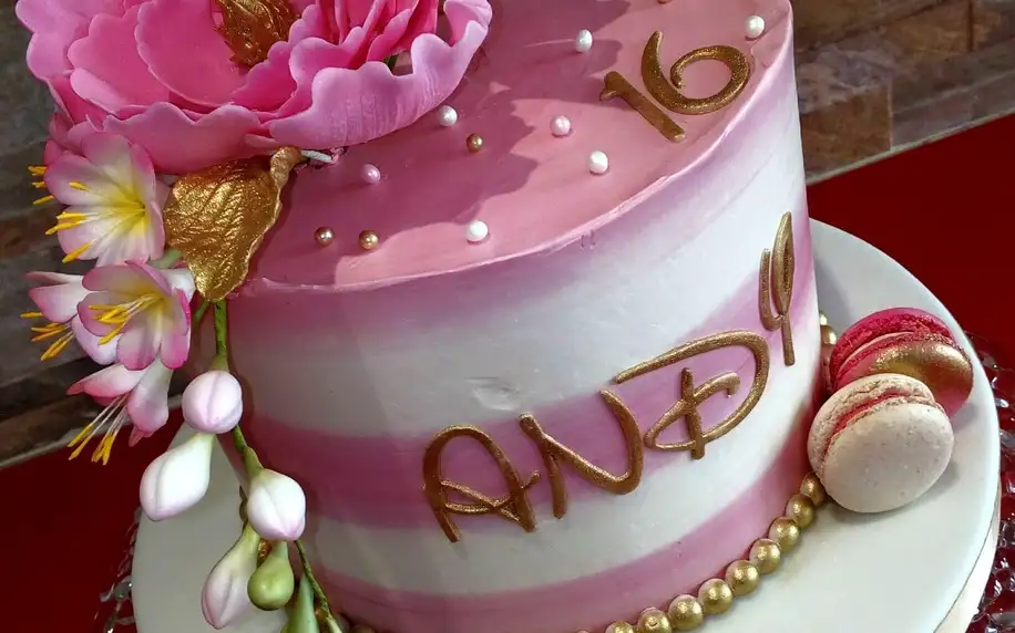 Online kurz: naučte se vytvořit luxusní trendy dort