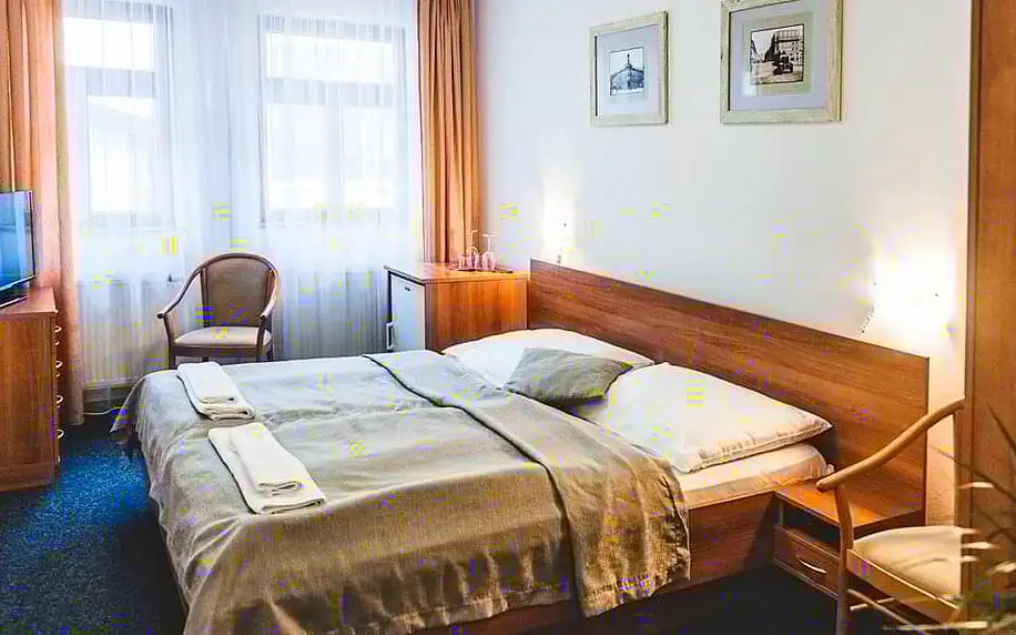 Historický hotel v centru Hradce Králové se snídaní