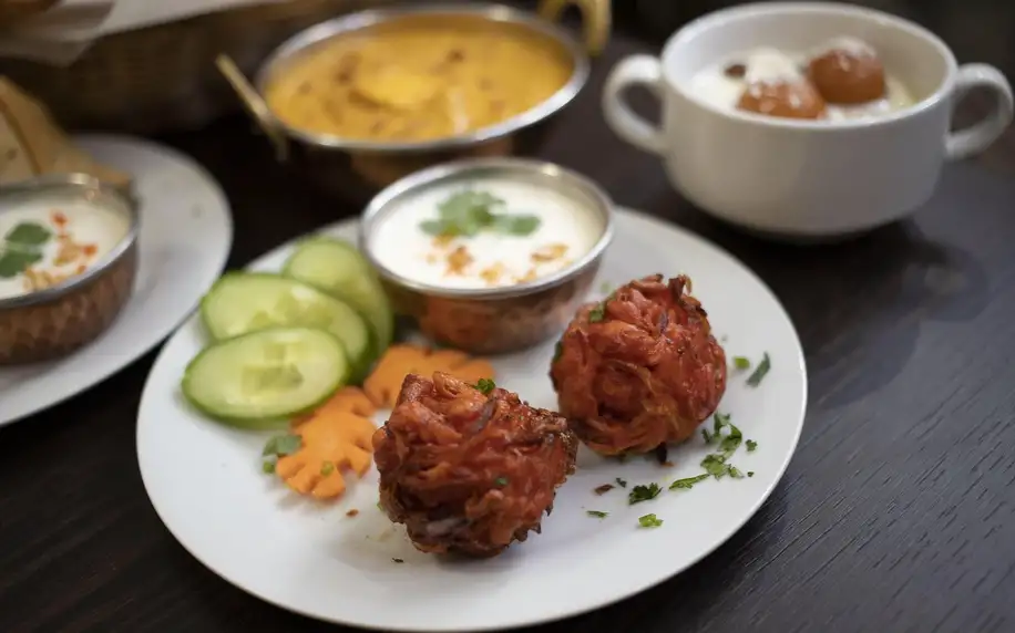 Indické vegetariánské i masové menu pro 2 osoby