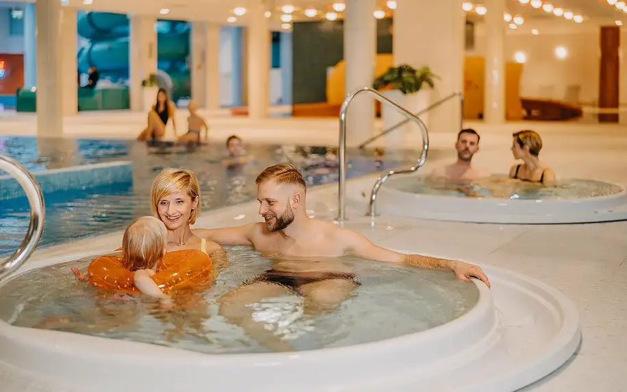 Vstup do aquaparku, masáž a večeře v 5* hotelu v Polsku