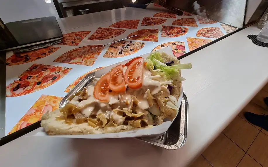 Kebab nebo domácí falafel v centru Prahy s sebou