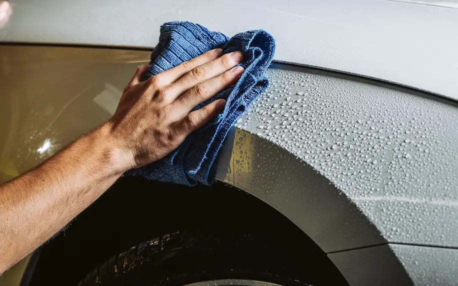 Detailní mytí vozu nebo dezinfekce pomocí ozónu