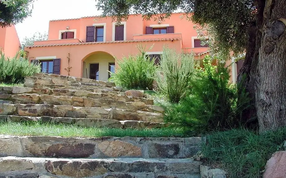 Itálie - Sardinie: Hotel Genna 'e Masoni