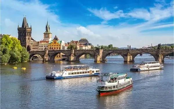 Prohlídka Prahy s plavbou po Vltavě