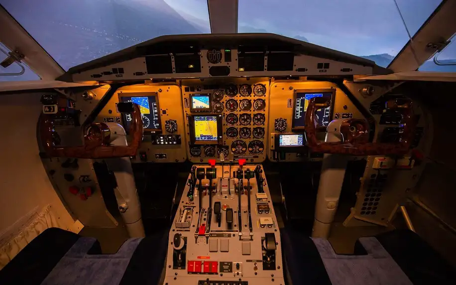 Simulátor letounu: pilotování i romantický let