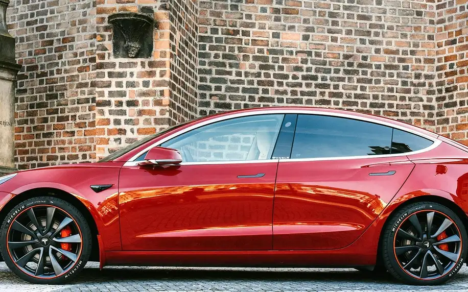 Jízda v luxusním elektromobilu Tesla Model 3