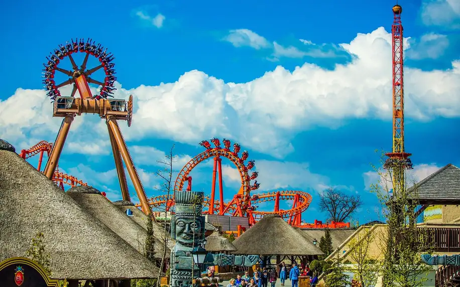 Energylandia na jaře: největší zábavní park v Polsku
