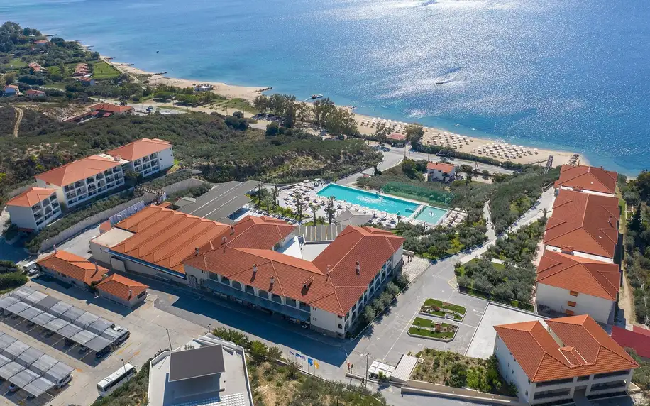 Chalkidiki: 4* hotel na pláži, all inclusive, letenka